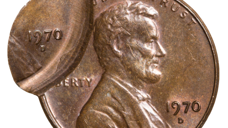 1970 penny showing stamping error up close