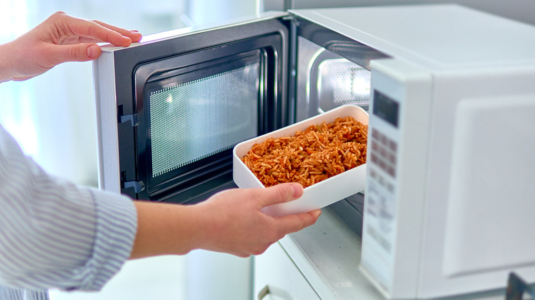 Microwave oven