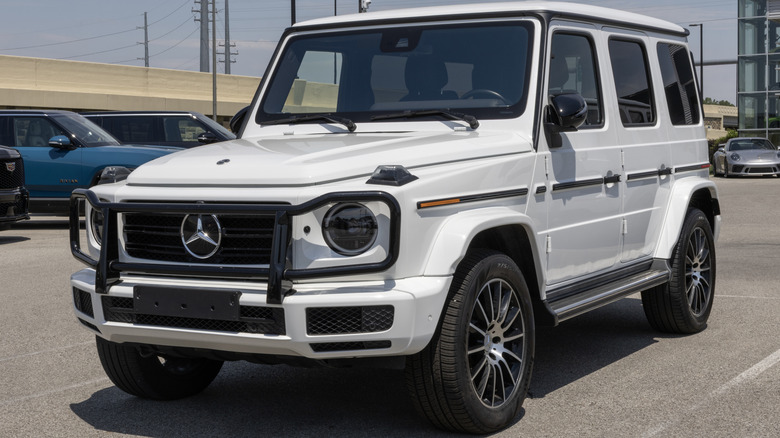 Mercedes-Benz G550 display.