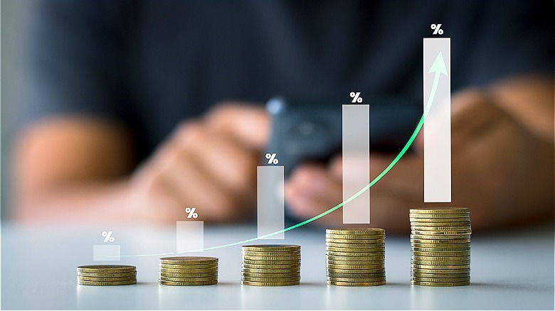 Money compounding with interest