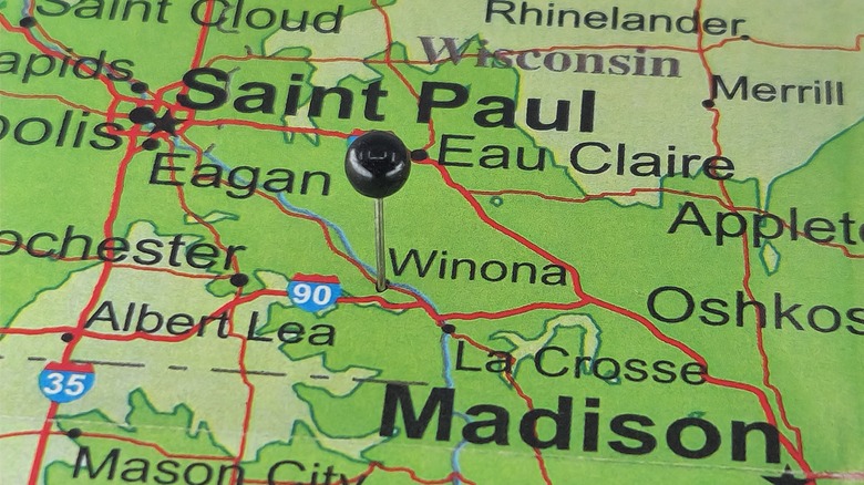 Winona, Minnesota marked by a black map tack.