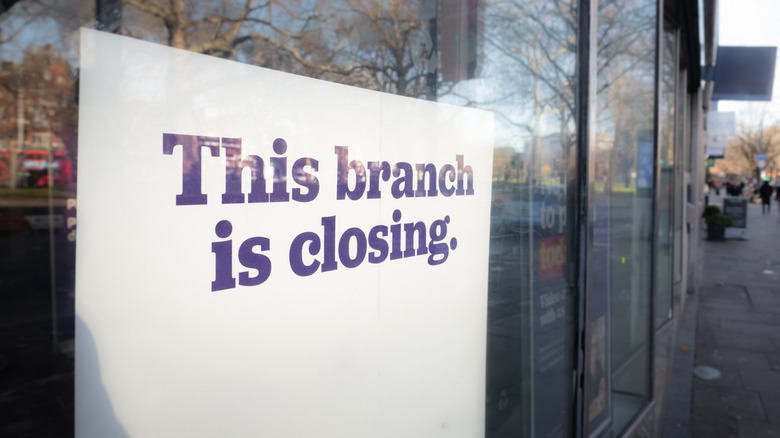 A Popular Bank Chain Is Closing Branches Across More Than 10 US States