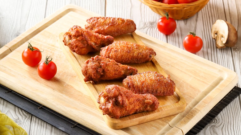 Chicken wings from the Domino's chain