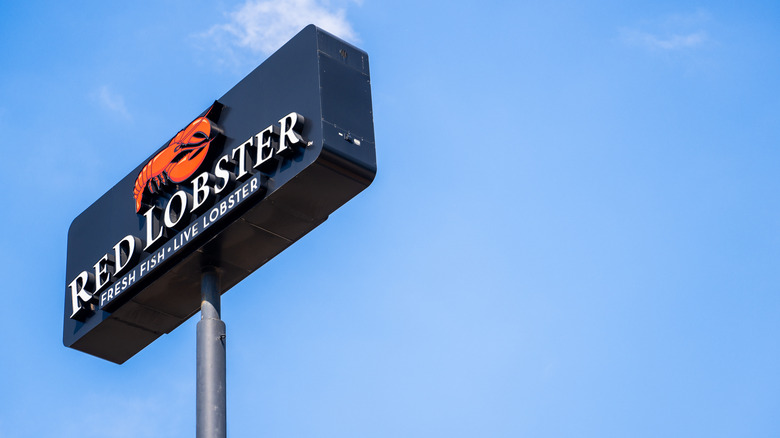 Outdoor sign for Red Lobster restaurant