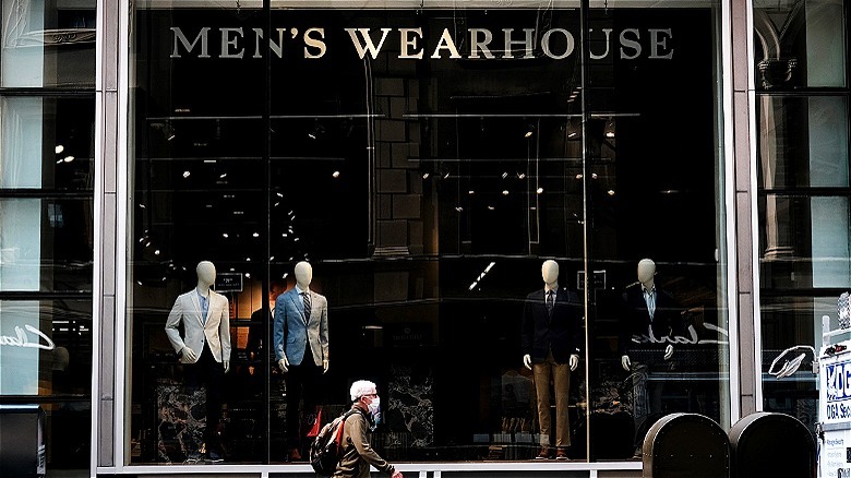 Person walking by Men's Wearhouse