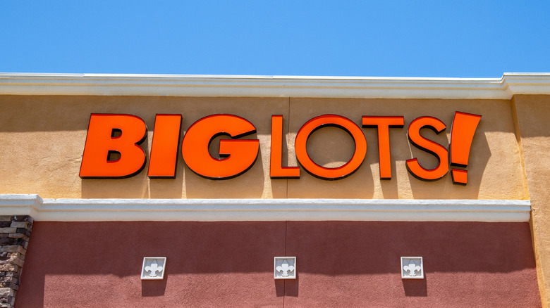 Big Lots! storefront