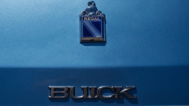 A close-up shot of the emblem and logo on a classic 1973-1977 first-generation Buick Regal.
