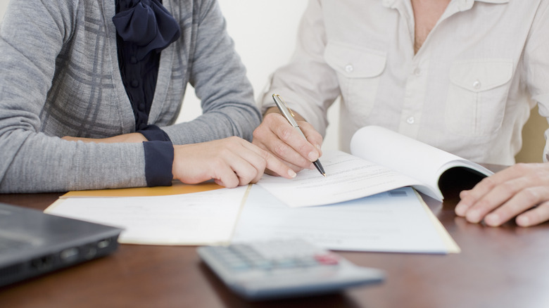 signing mortgage documents