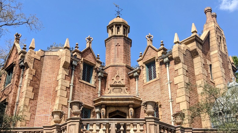 day view of Haunted Mansion at Disney World
