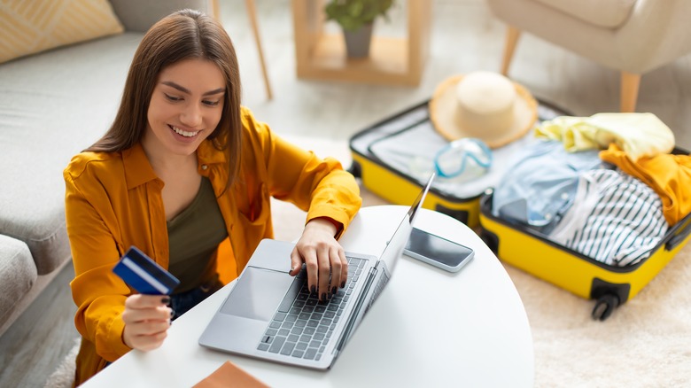 paying for vacation with credit card
