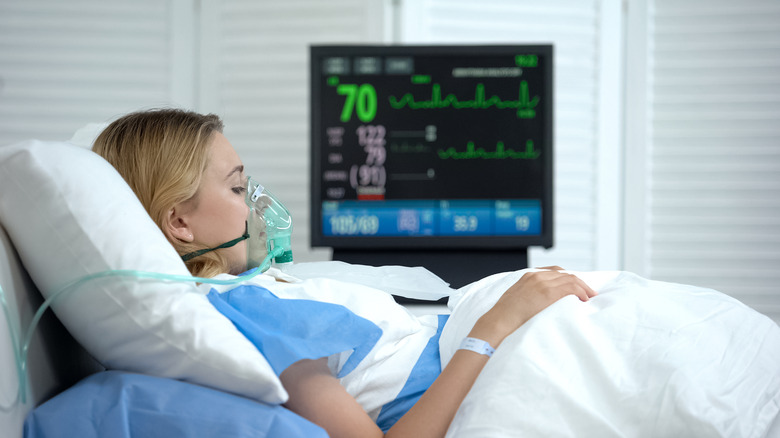 A hospitalized pregnant woman