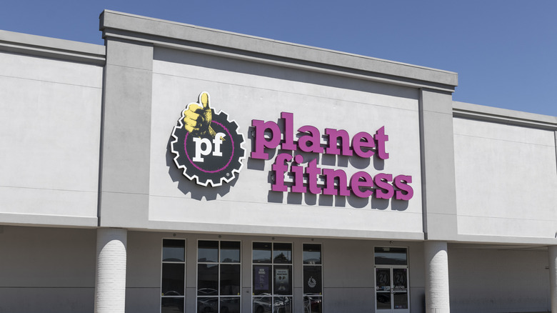 Planet Fitness storefront