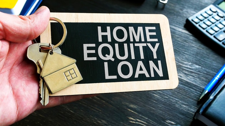 How Are Interest Rates Calculated For Home Equity Loans?