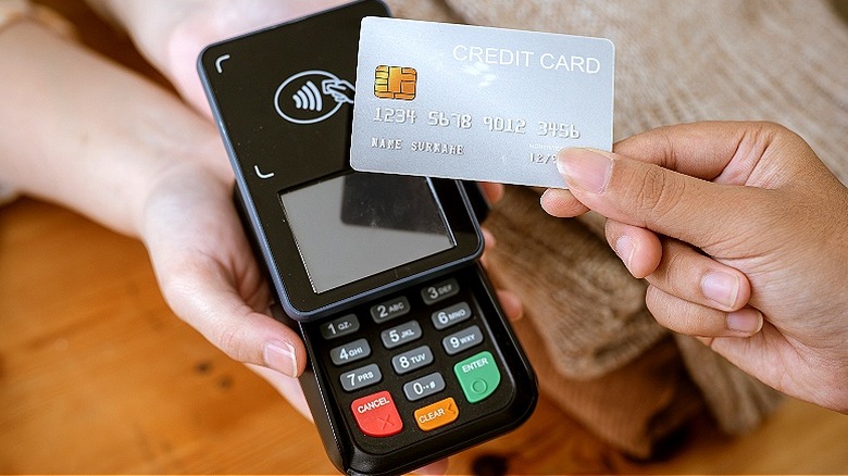 Tapping credit card to pay