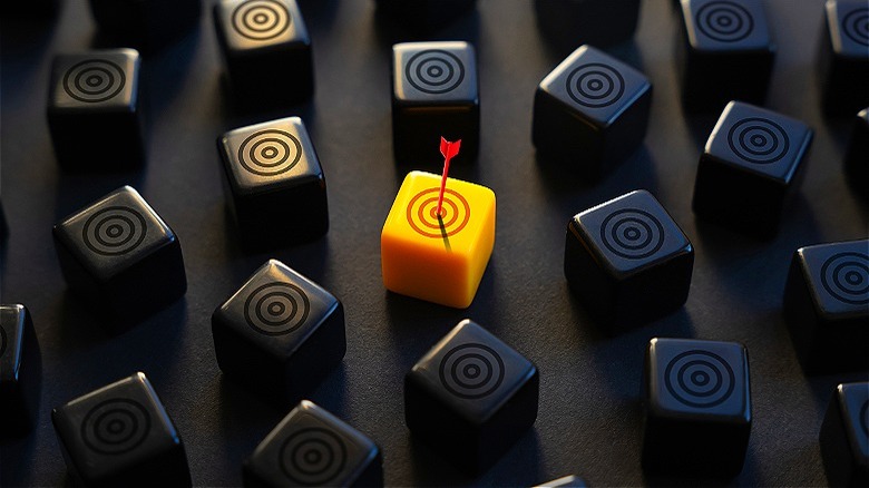 Arrow in yellow target block