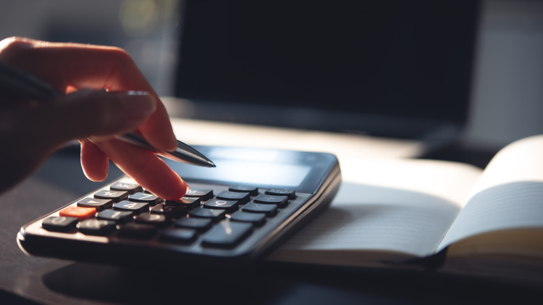 using a calculator to explore savings totals