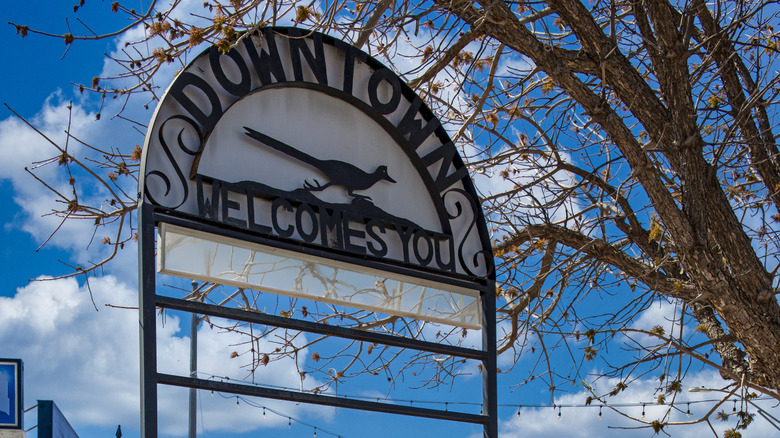 Sign welcoming people to downtown Alamogordo