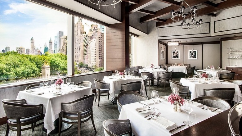 Porter House Bar and Grill dining room