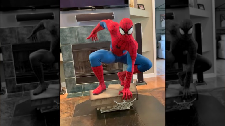 Sideshow Collectibles Spider-Man Legendary Scale Figure (2016)
