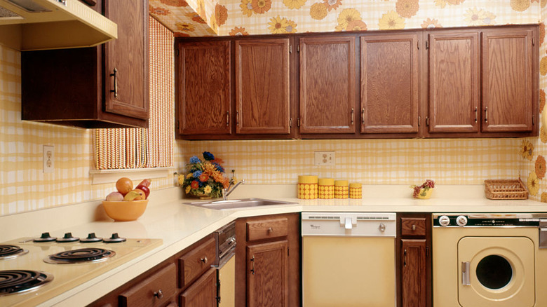 A humble 1970s kitchen with yellow decor