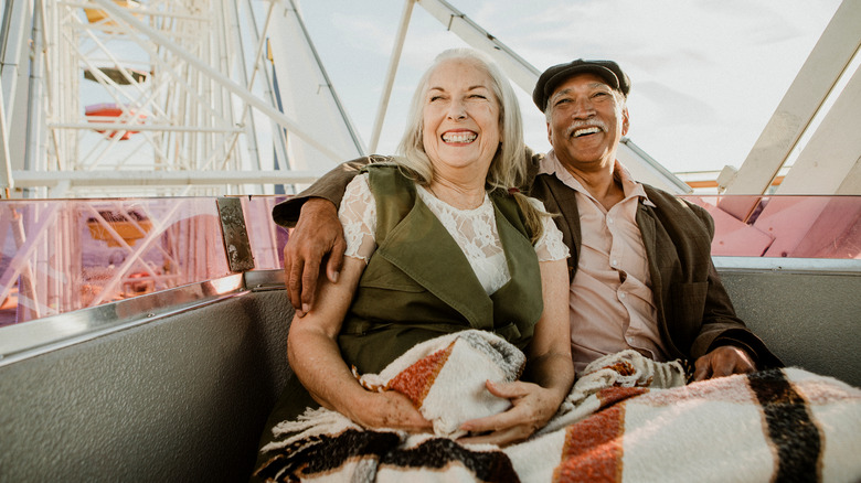 couple on santa monica pier