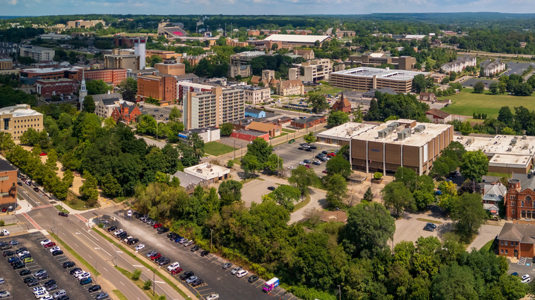 Aerial shot of Youngstown, Ohio during the day