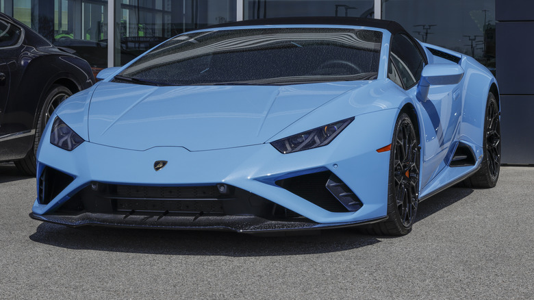 Lamborghini Huracan EVO Base display at a dealership