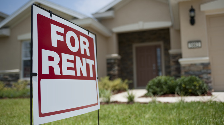 For rent sign in front of a home