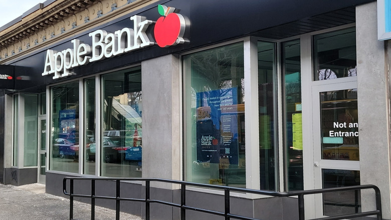 Apple Bank storefront