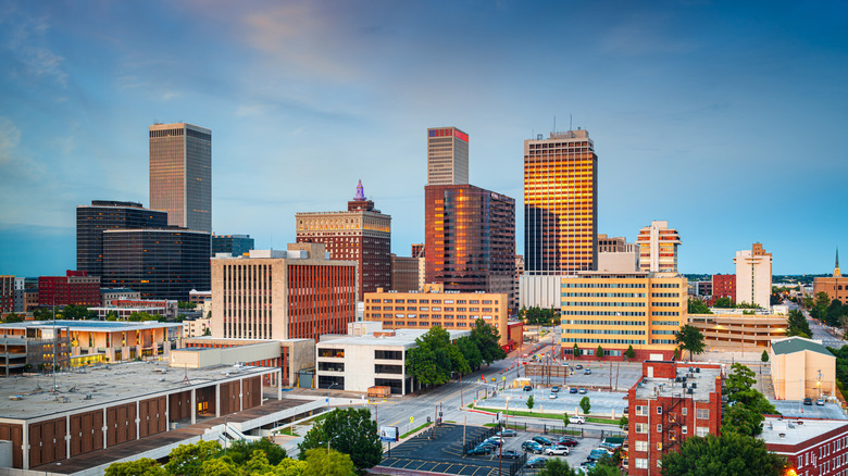 Tulsa, Oklahoma, USA downtown city skyline at twilight.