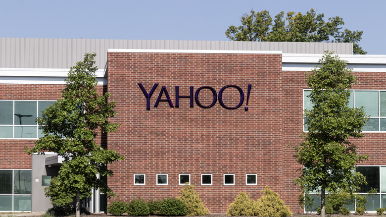 Yahoo! research office.