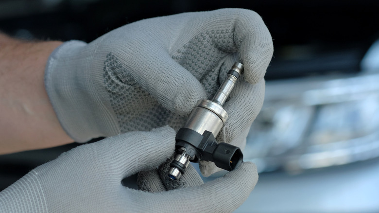 Fuel injector