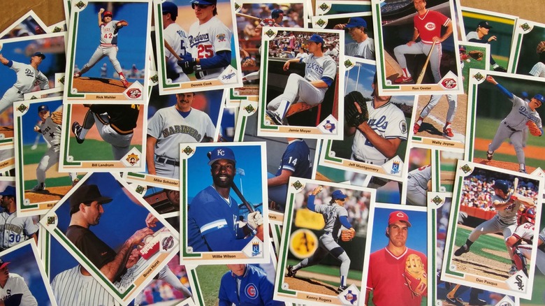 Assortment of baseball cards