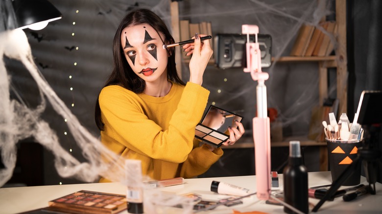 Beauty vlogger records her process