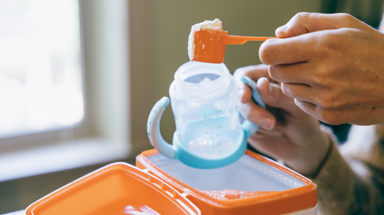 mixing baby formula