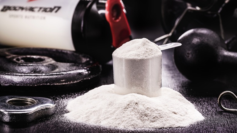 supplement powder and weights