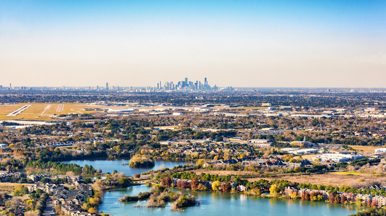 Scenic landscape of suburbs outside Houston, Texas