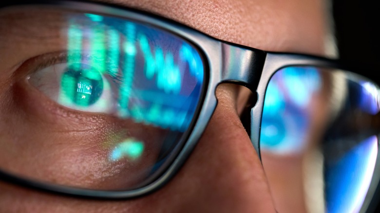 eyes watching the market
