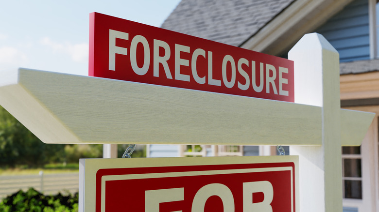 foreclosure sign on house