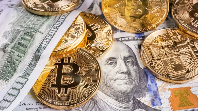 Bitcoin and US currency