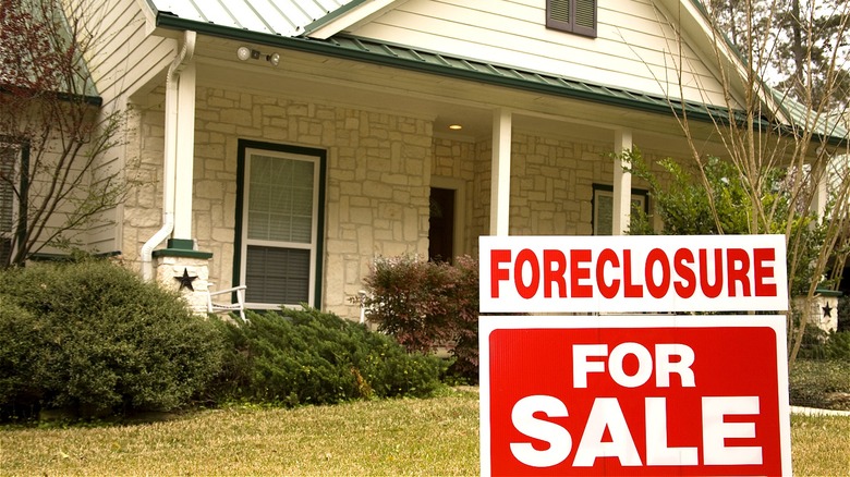 Who Cleans Out Foreclosed Homes?