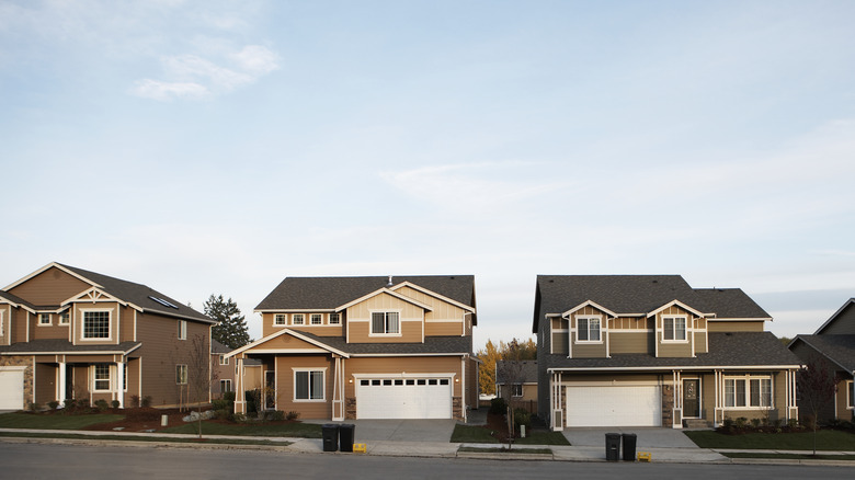 homes in a neighborhood