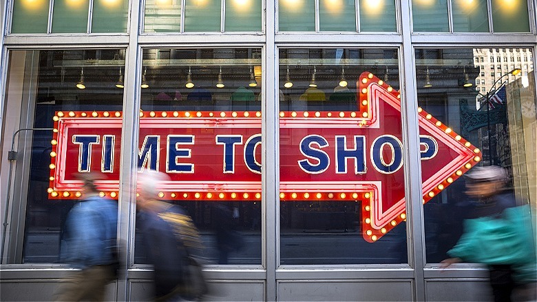 You Should Be Saving This Much Of Your Income For Your Holiday Shopping Budget