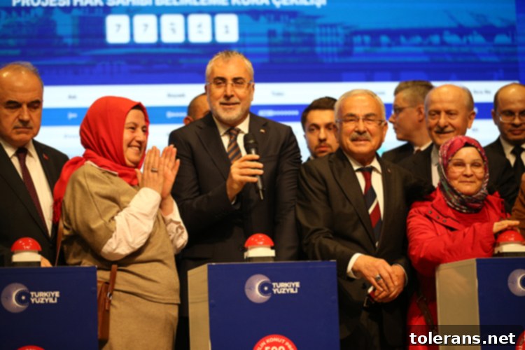 Işıkhan'dan Konut Hamlesi: Sosyal Devletin Temel Taşı 2 Bakan Işıkhan TOKİ Kura Çekilişi